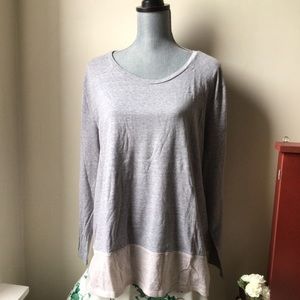 Gap long sleeve tee with abstract flower design.